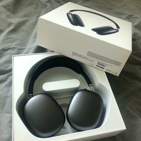 Black airpods max